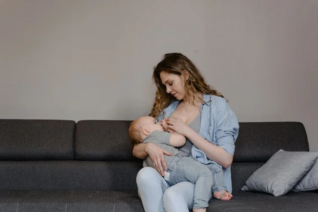 baby acne flares up when breastfeeding